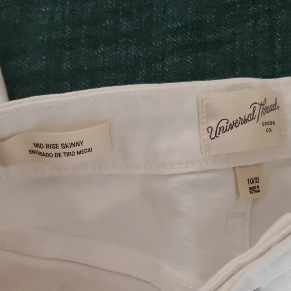 NWT Women's White Distressed Cropped Jeans - Picture 4 of 6